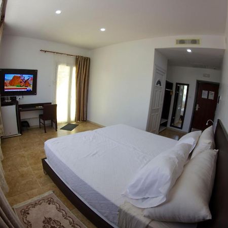Trajan Hotel Timgad Экстерьер фото